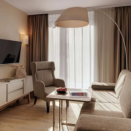 Stadt 4* لاروش